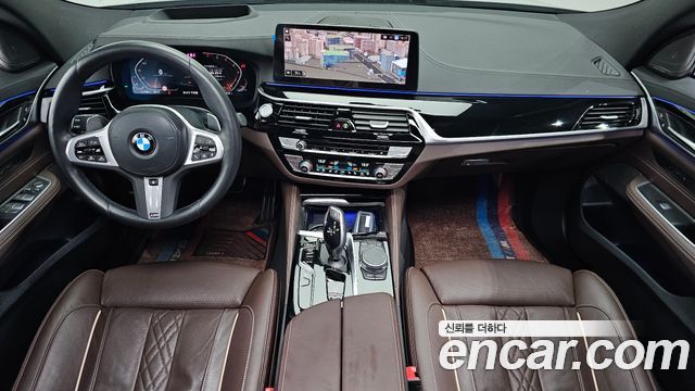 BMW Gran Turismo 2022 — photo 10
