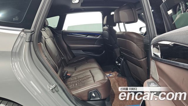 BMW Gran Turismo 2022 — photo 17