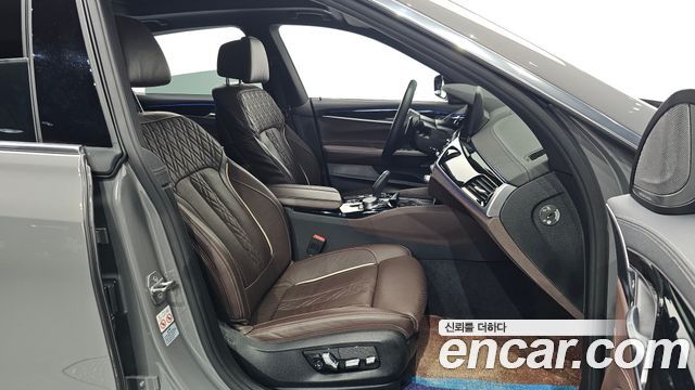 BMW Gran Turismo 2022 — photo 16