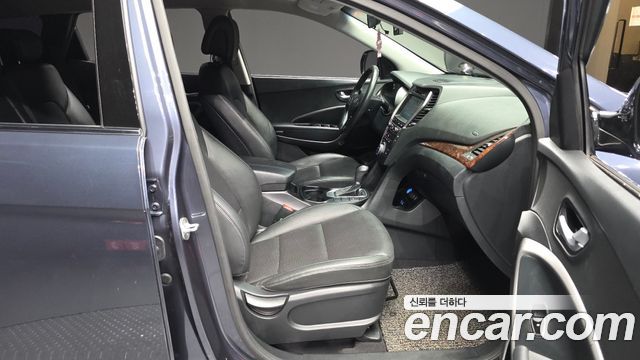 Hyundai Santafe 2016 — photo 11