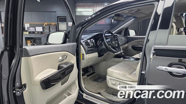 Kia Canival 2020 — photo 13