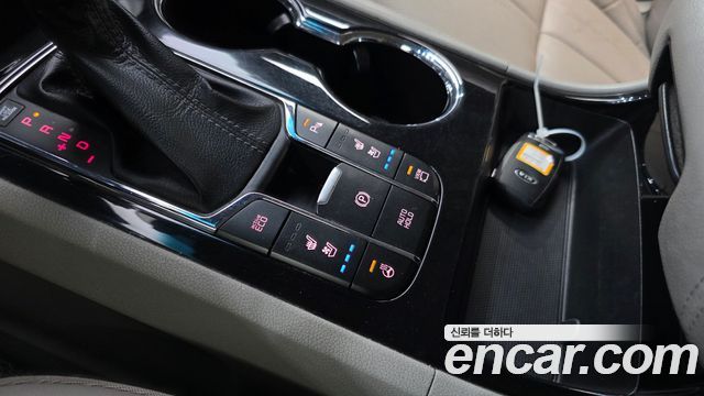 Kia Canival 2020 — photo 23