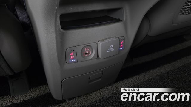 Kia Canival 2020 — photo 29