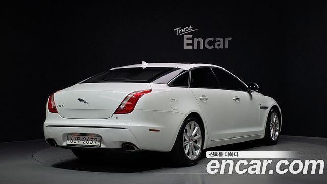 Jaguar XJ 2014 — photo 2