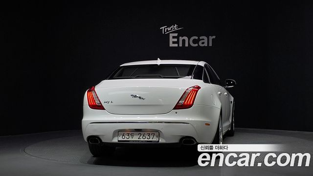 Jaguar XJ 2014 — photo 4