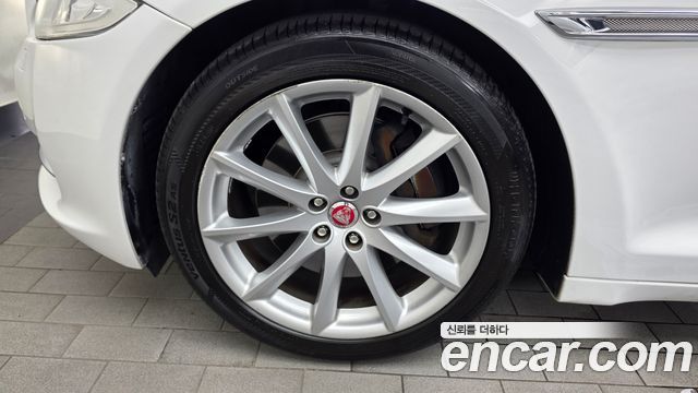 Jaguar XJ 2014 — photo 5