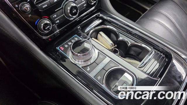 Jaguar XJ 2014 — photo 9
