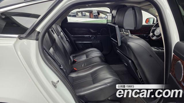 Jaguar XJ 2014 — photo 12