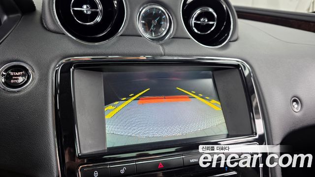 Jaguar XJ 2014 — photo 15