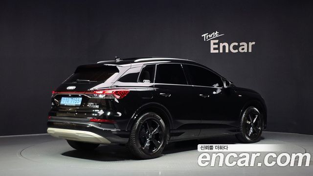 Audi Q4 e-tron 2022 — photo 2