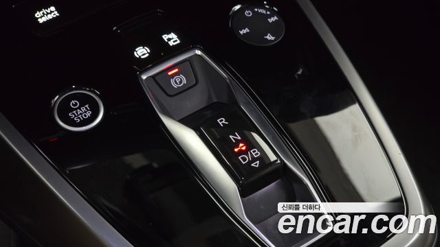 Audi Q4 e-tron 2022 — photo 9
