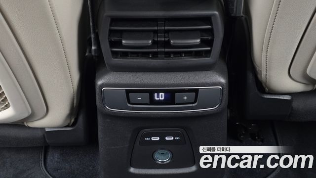 Audi Q4 e-tron 2022 — photo 19