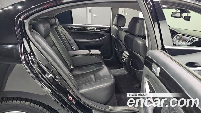 Hyundai Genesis 2014 — photo 11