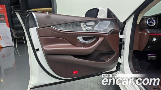 Mercedes-Benz CLS-Class 2021 — photo 29