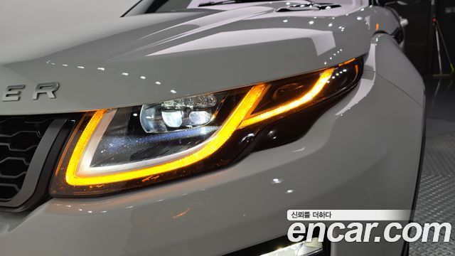 Land Rover Range Rover Evoque 2018 — photo 8