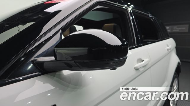 Land Rover Range Rover Evoque 2018 — photo 32