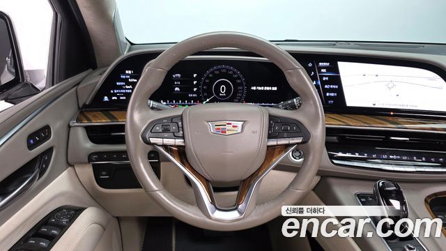 Cadillac Escalade 2021 — photo 12