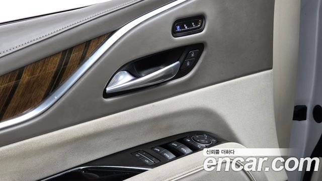 Cadillac Escalade 2021 — photo 16