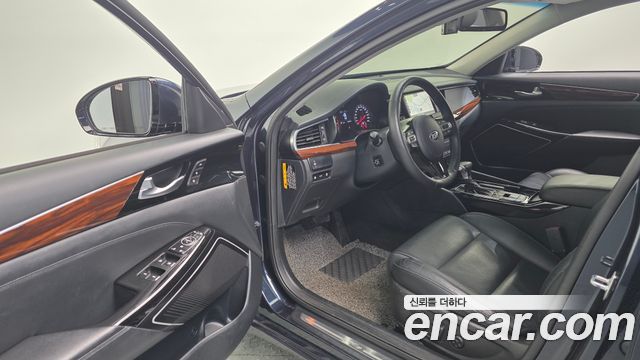 Kia K7 2016 — photo 11