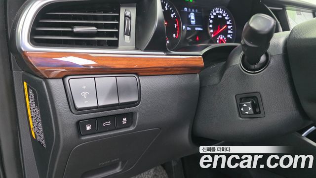 Kia K7 2016 — photo 13