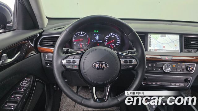 Kia K7 2016 — photo 14