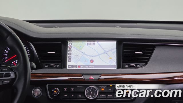 Kia K7 2016 — photo 16