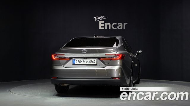 Toyota Camry 2025 — photo 4