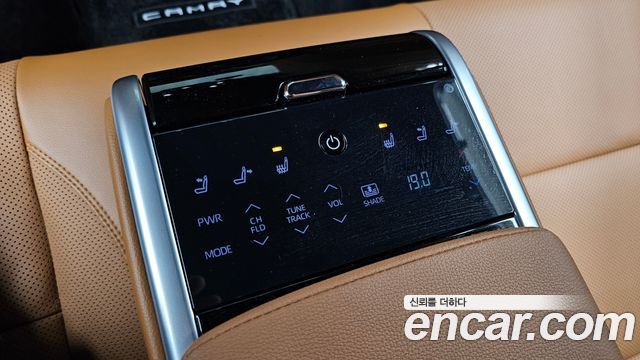 Toyota Camry 2025 — photo 25