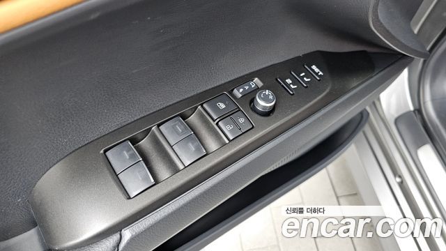 Toyota Camry 2025 — photo 30