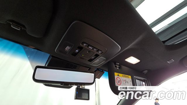 Toyota Camry 2025 — photo 32