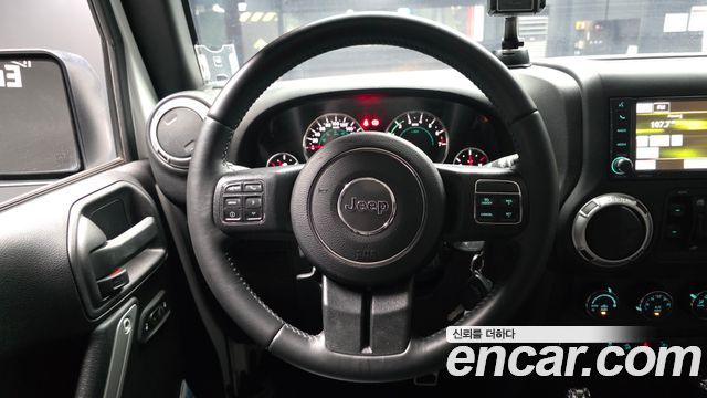 Jeep Wrangler 2016 — photo 13