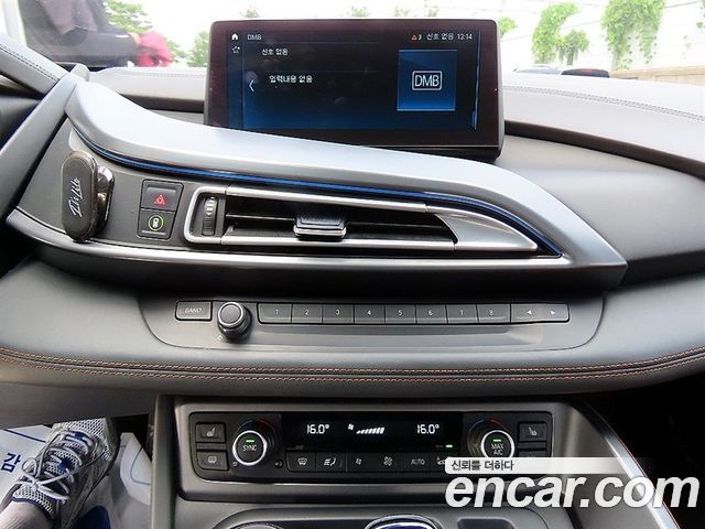 BMW i8 2019 — photo 16