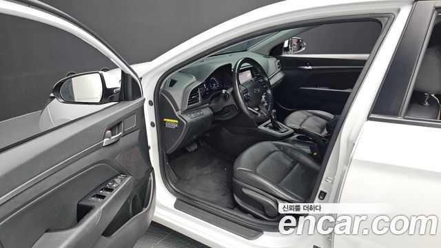 Hyundai AVANTE 2019 — photo 10