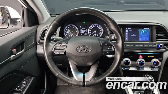 Hyundai AVANTE 2019 — photo 13