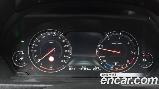 BMW 3-Series 2019 — photo 11