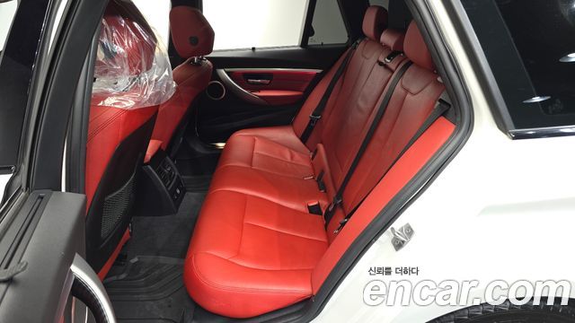 BMW 3-Series 2019 — photo 17