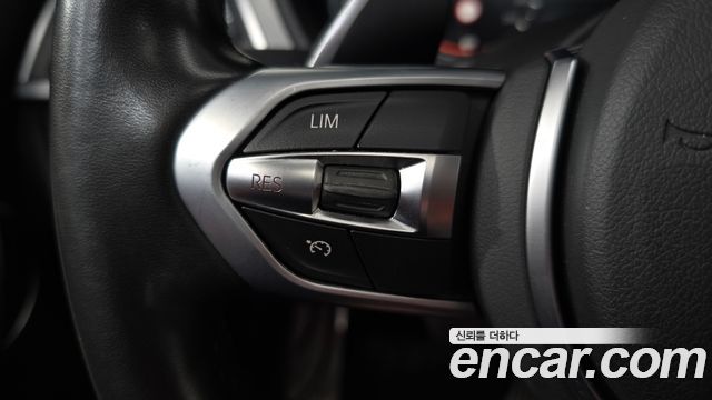 BMW 3-Series 2019 — photo 22