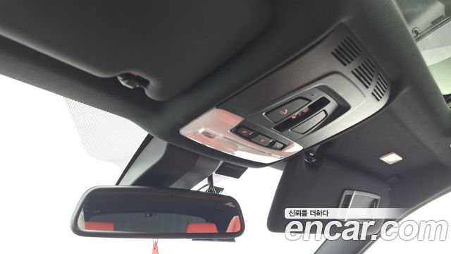 BMW 3-Series 2019 — photo 25