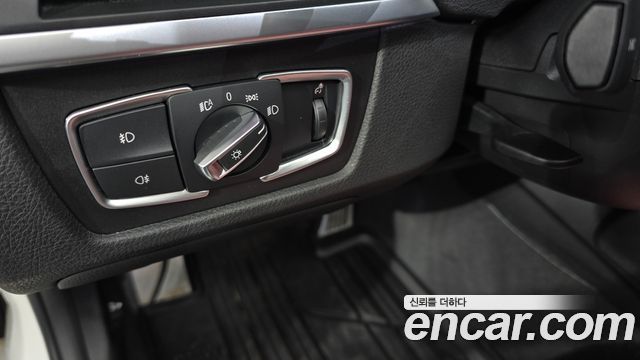 BMW 3-Series 2019 — photo 26