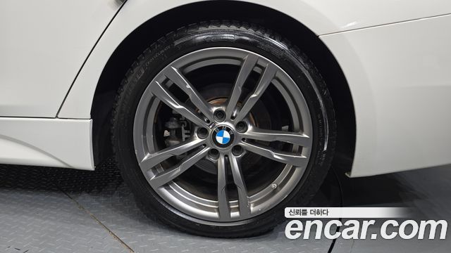 BMW 3-Series 2019 — photo 7