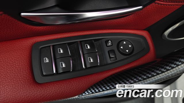 BMW 3-Series 2019 — photo 28