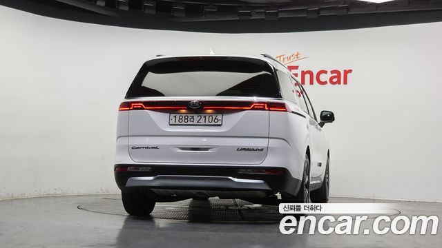 Kia Canival 2021 — photo 4