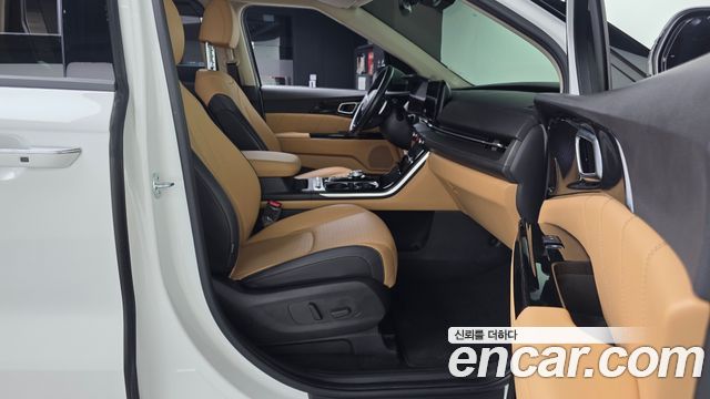 Kia Canival 2021 — photo 11