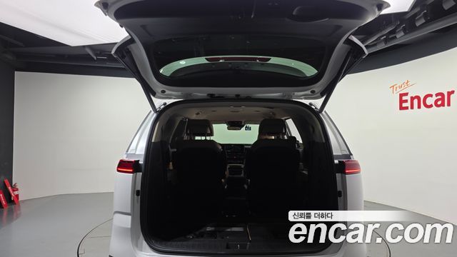 Kia Canival 2021 — photo 18