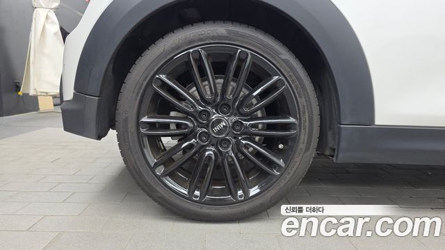 Mini Cooper Convertible 2024 — photo 5