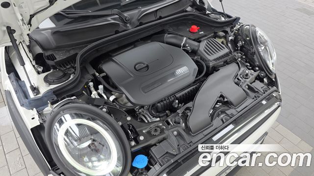Mini Cooper Convertible 2024 — photo 6
