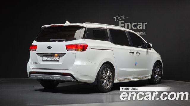 Kia Canival 2016 — photo 2