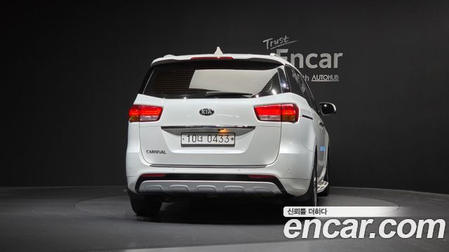 Kia Canival 2016 — photo 4