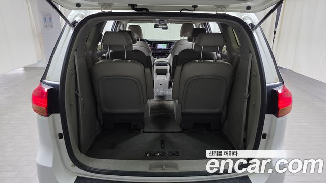 Kia Canival 2016 — photo 20
