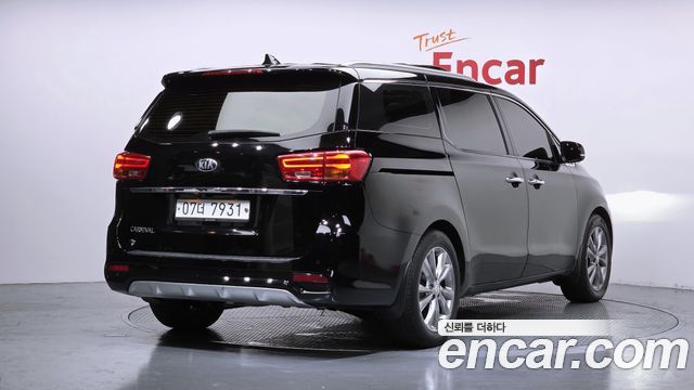 Kia Canival 2019 — photo 2